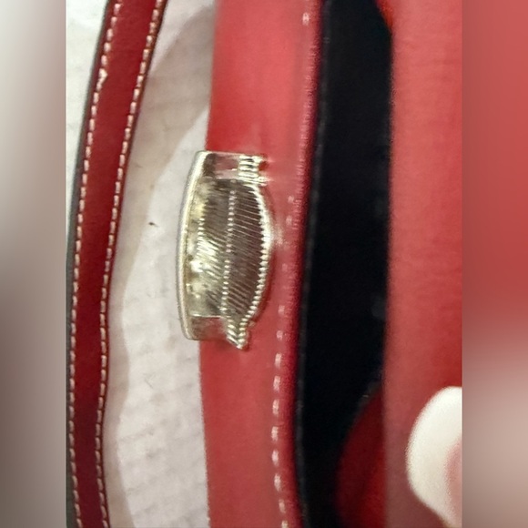 Red Leather Rockabilly Punk Retro Doctor-Style Chain Accent Handbag - Picture 4 of 13